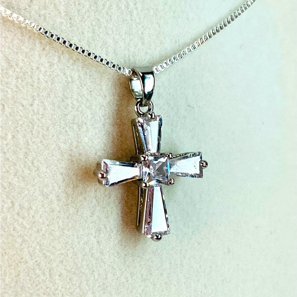 Sterling Silver Cubic Zirconia Serene Cross Choker Necklace Chain:42cm